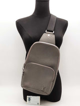 Louis Vuitton Taiga Avenue Sling Bag Gray Aa0725izxsa