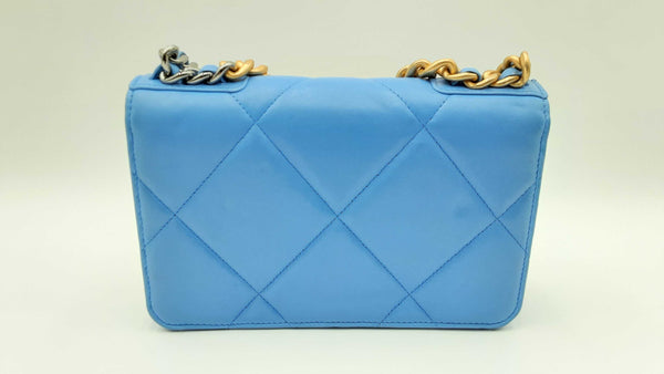 Chanel 19 Blue Quilted Lambskin Wallet On Chain Fw1124lcrxdu