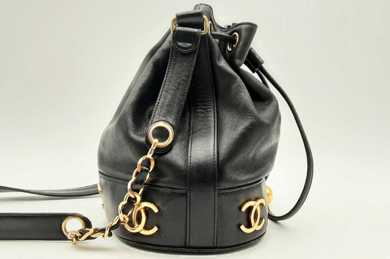 Chanel Black Leather Cc Drawstring Bucket Bag Eb1224rxzsa