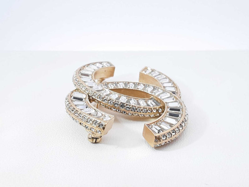 Chanel 2017 Gold-tone & Cubic Zirconia Cc Logo Brooch/pin Fw1025orzdu