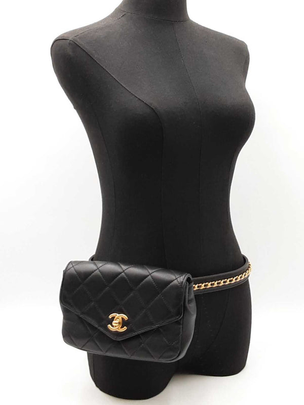 Chanel Envelope Flap Waist Bag In Diamond-quilted Black Leather Fw0825lpzxdu