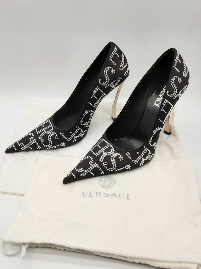 Versace Black Satin Rhinestone Logo Heels Size It 40 Do0125lxzde