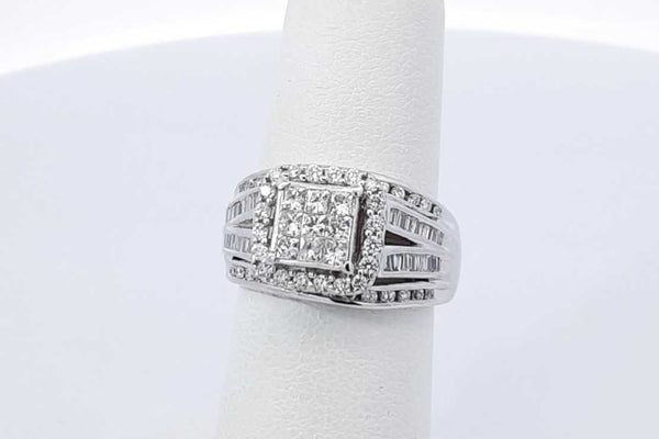 0.83ctw Diamond Ring In 10k White Gold 5.5 Grams Size 5.5 Eb1225olxdu