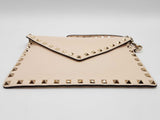 Valentino Garavani Rockstud Beige Creme Flat Pouch Wristlet Clutch Do1025oorde