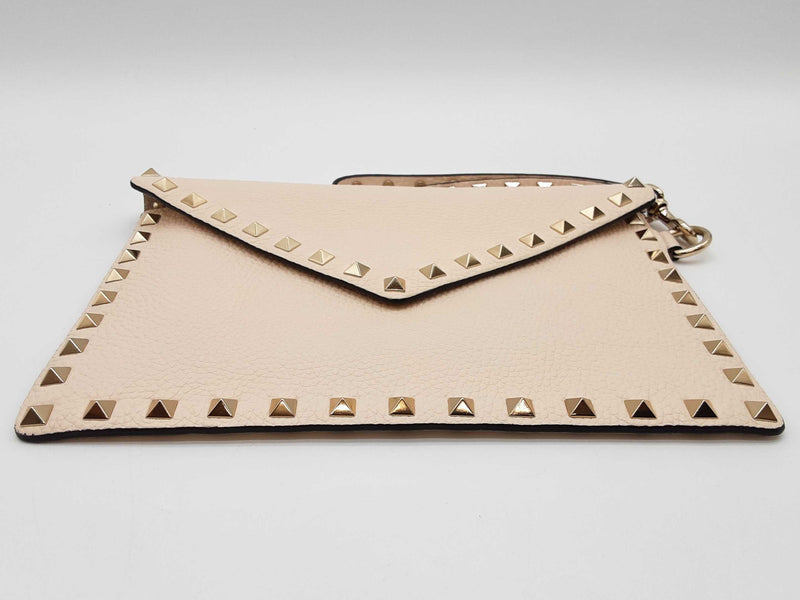 Valentino Garavani Rockstud Beige Creme Flat Pouch Wristlet Clutch Do1025oorde