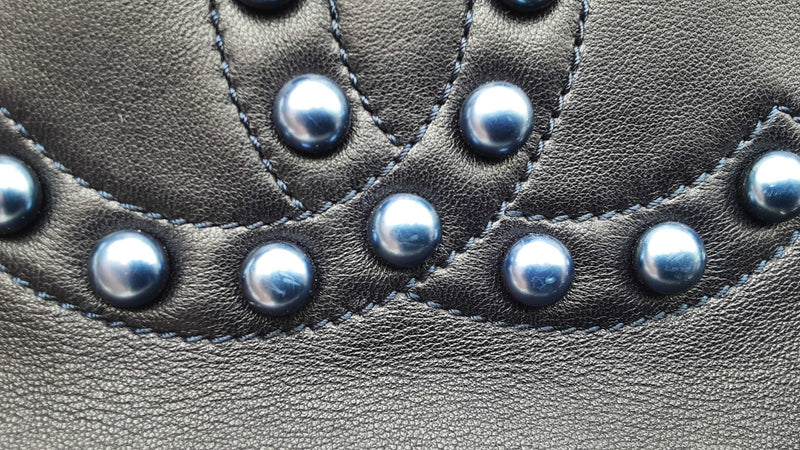 Chanel Pearl Obsession Tote Bag In Black Lambskin Fw0925lezxdu