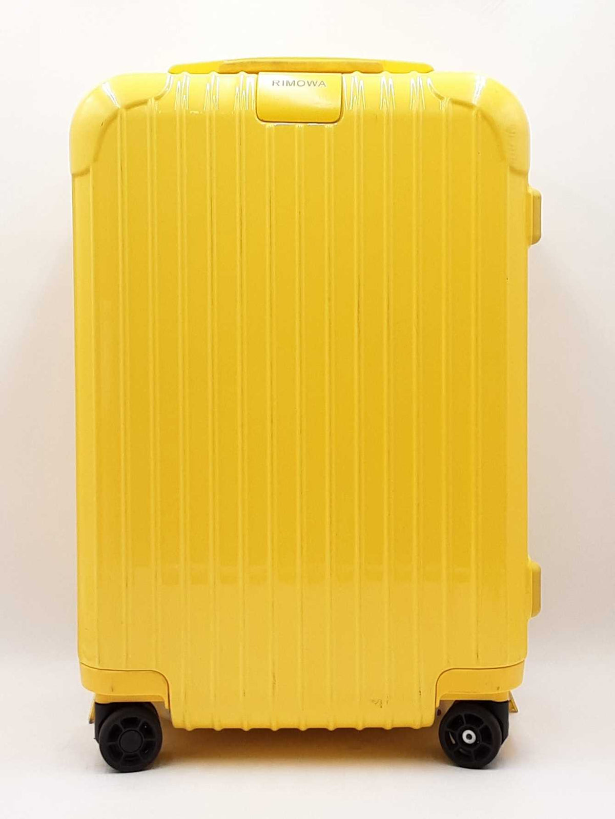 Rimowa Essential Lightweight Wheeled Cabin Suitcase In Gloss