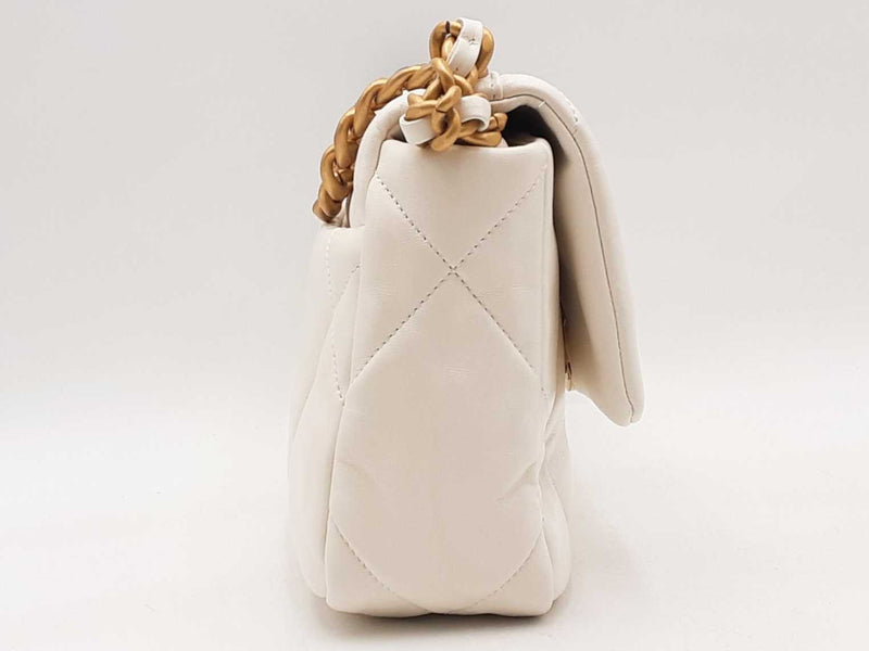 Chanel Lambskin Quilted Medium Chanel 19 Flap White Handbag Aa1125orxzsa