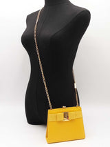 Salvatore Ferragamo Vara Mini Chain Shoulder Bag In Pebbled Leather Fw1026lzxdu