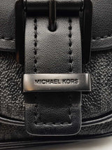 Michael Kors Zoe Small Cargo Pocket Pochette In Signature Logo Canvas Fw1026ordu