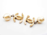 Chanel 2012 Crystal Strass & Faux Pearl Gold-tone Drop Stud Earrings Fw0826orxd7