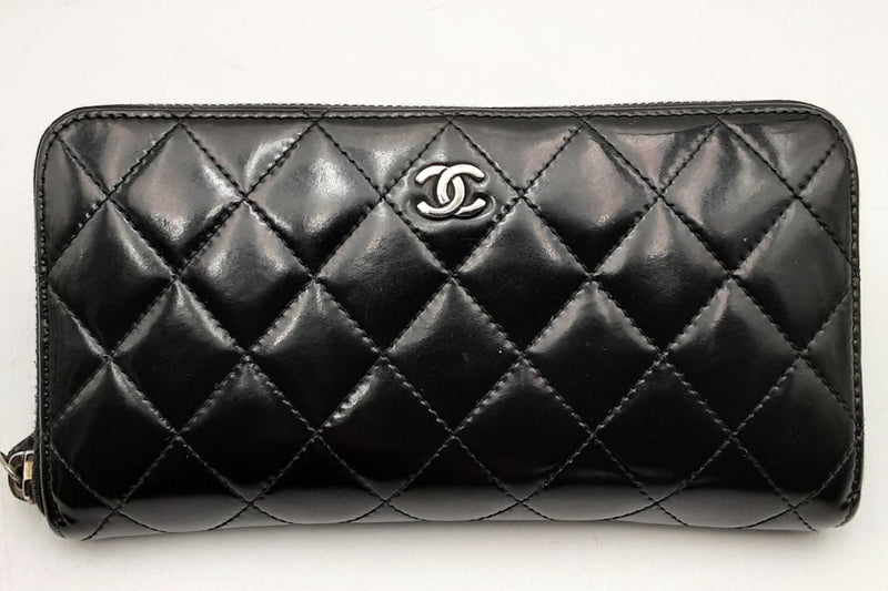 Chanel Quilted Black Patent Leather Zip Around Wallet Eb0824orxsa