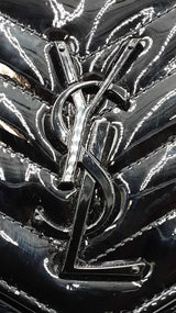 Yves Saint Laurent Patent Leather Cassandre Envelope Chain Wallet Eb1125rxzdu