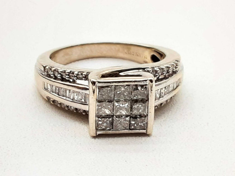 Approx 0.6 Ctw Diamonds 10k White Gold 5.4g Ring Size 7.25 Do1124lcrde