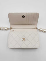Chanel Mini Wallet On "Maxi Pearls" Chain In White Leather Fw1225srxdu