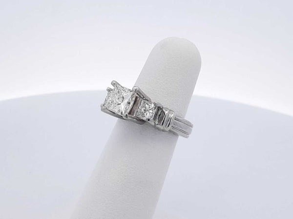 2.05 Cttw Diamond & Platinum Three-stone Ring 11.3 Grams Size 7 Fw0825lsxzdu