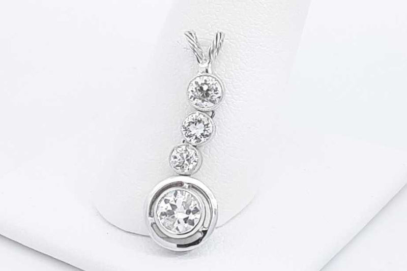 0.95ctw Diamond Pendant In 18k White Gold 2.3 Grams Eb0325ccrsa