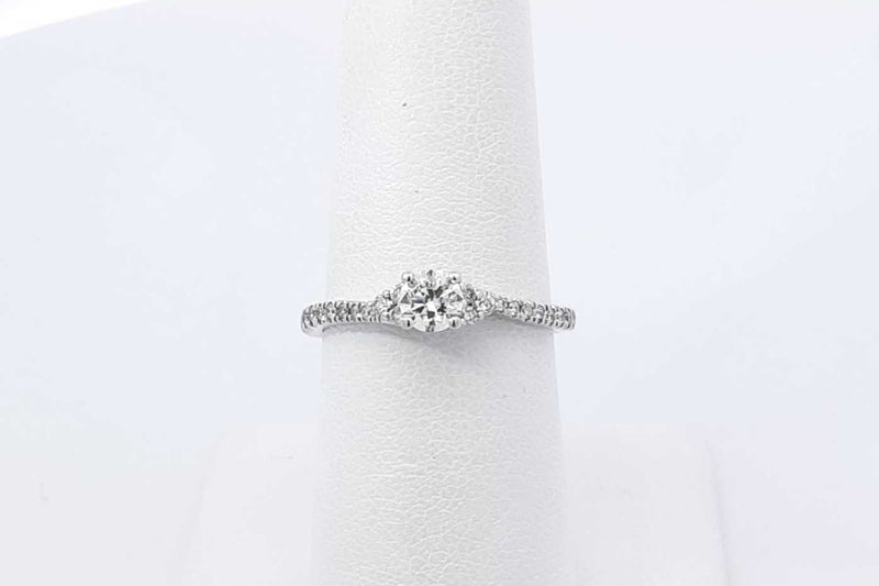 0.63ctw Diamond Ring In 14k White Gold 2.5 Grams Size 7 Eb0925lexdu