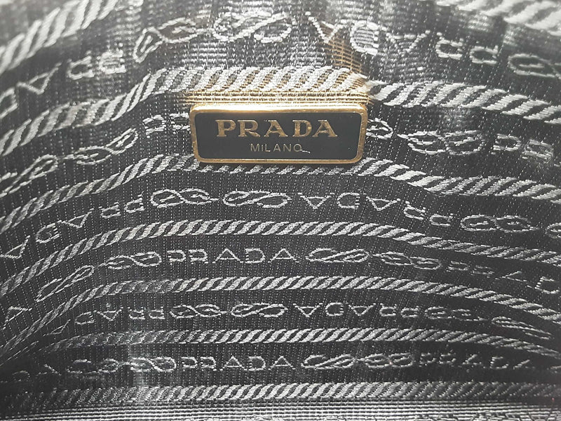 Prada Re-edition 2005 Hadbag In Ivory Saffiano Leather Fw0325szxdu