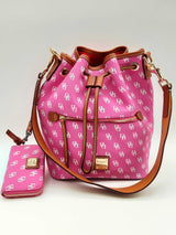 Dooney & Bourke Gretta Drawstring Pink Logo Bucket Bag Do0824rxde