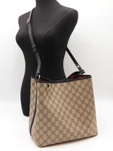 Gucci Emblem Medium Bucket Bag In Beige & Brown Gg Coated Canvas Fw0726rxzdu