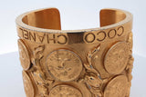 Chanel Coco Chanel Medallion & Rococo Cuff Bracelet Eb1026irxde