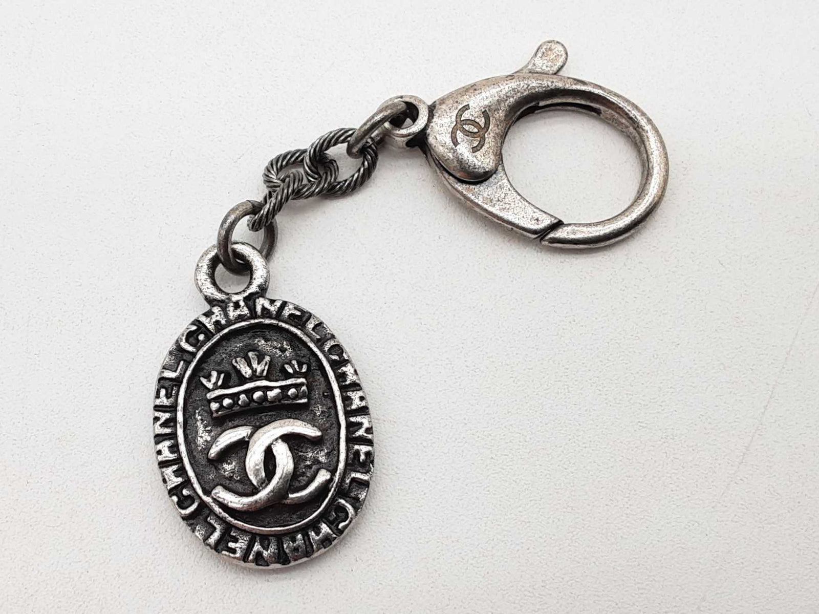 Chanel Cc Crown Keychain Do1225oxzde – Max Pawn
