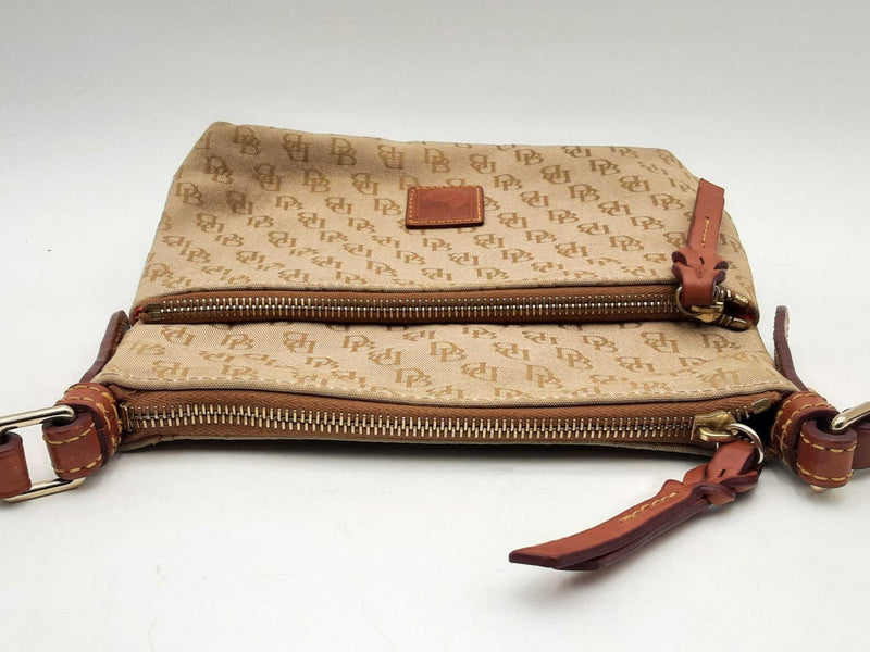 Dooney & Bourke Madison Signature Crossbody Tan Monogram Canvas Sd0825lrsa