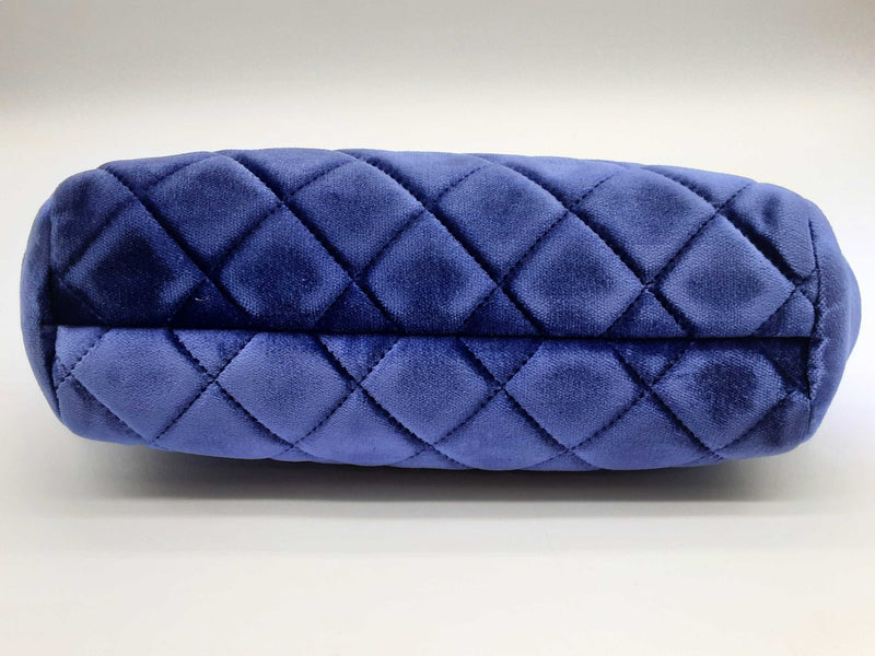 Chanel Kiss Lock Blue Velvet Quilted Clutch Crossbody Bag Dolexz0924