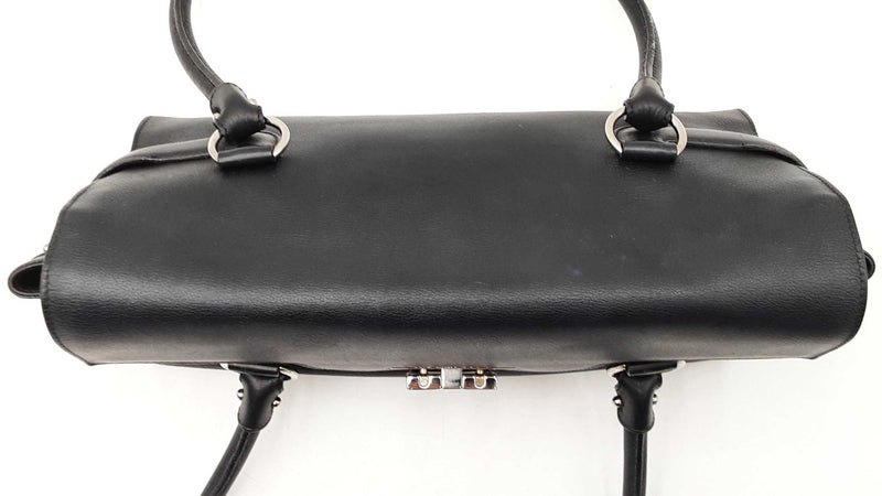Salvatore Ferragamo Gancini Shoulder Bag In Black Leather Fw0925lordu