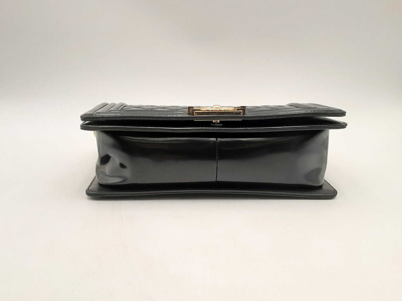 Chanel Medium Boy Bag Black Patent Leather Handbag Aa0425lzxzsa