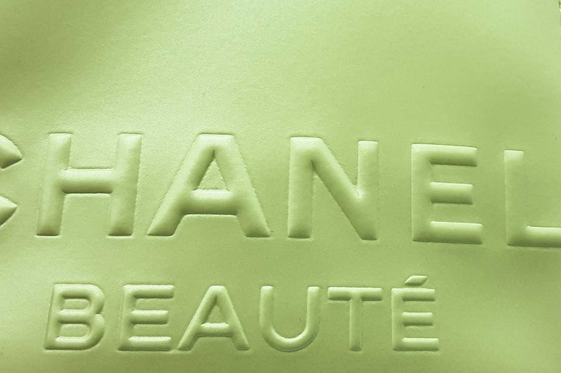 Chanel Beaute Green Makeup Takeaway The City Break Pouch Eb1225rxde