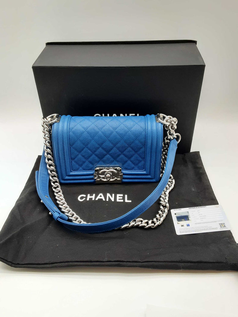 Chanel Boy Blue Quilted Cavier Leather Crossbody Bag Do0125wxzxde