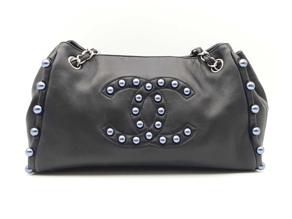 Chanel Pearl Obsession Tote Bag In Navy Blue Lambskin Fw0925lezxdu