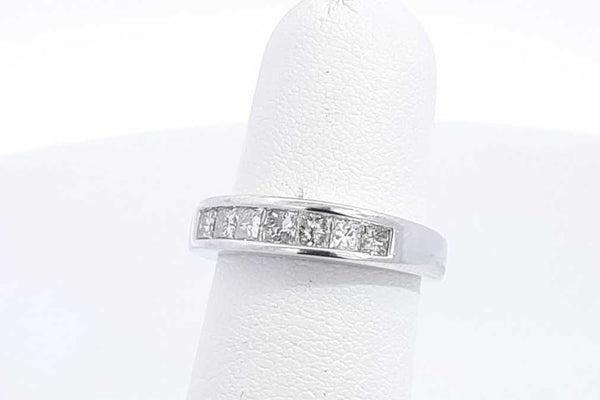 Diamond Ring In 14k White Gold 3.2 Grams Size 4 Eb1024oxzsa