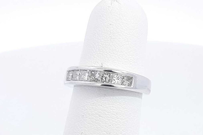 Diamond Ring In 14k White Gold 3.2 Grams Size 4 Eb1024oxzsa