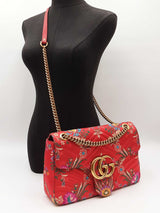 Gucci Marmont Medium Shoulder Bag In Red Silk Jacquard Fw0826crzdu