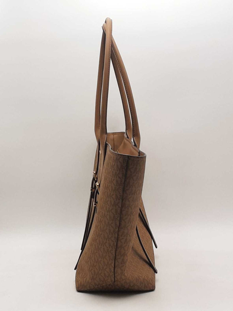 Michael Kors Nb 2408 Beige Handbag Aa0925crsa