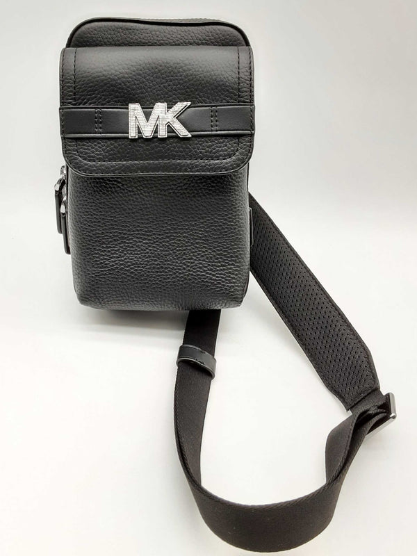 Michael Kors Black Pebbled Leather Sling Pack Do1024ixde