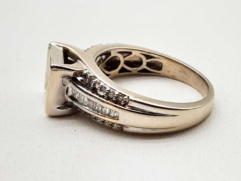 Approx 0.6 Ctw Diamonds 10k White Gold 5.4g Ring Size 7.25 Do1124lcrde