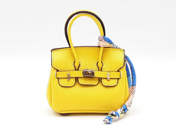 Mini Exquisite Bag Charm In Yellow Fw0825idu