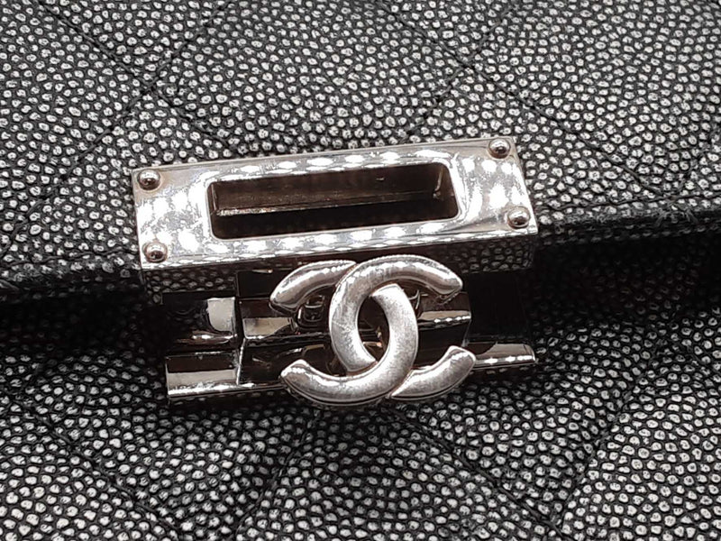 Chanel Gusset Dark Gray Metallic Quilted Caviar Leather Flap Wallet Do0425erxde