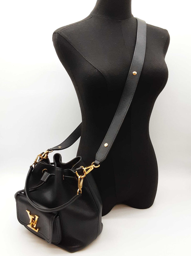 Louis Vuitton Lockme Black Leather Bucket Bag Do0425sxzde
