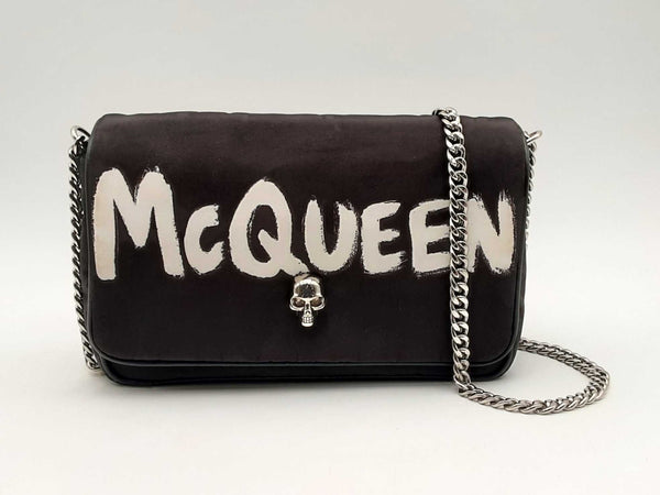 Alexander Mcqueen Graffiti Logo Nylon Crossbody Bag Fw1224lrxsa