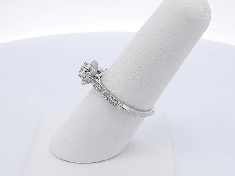 0.55 Cttw Diamond & 95% Platinum Flower Setting Ring 5 Grams Size 7 Fw1124wrxdu