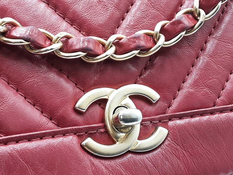 Chanel Cc Chevron Quilted Red Calfskin Top Handle Satchel Backpack Fw0725lzxzdu