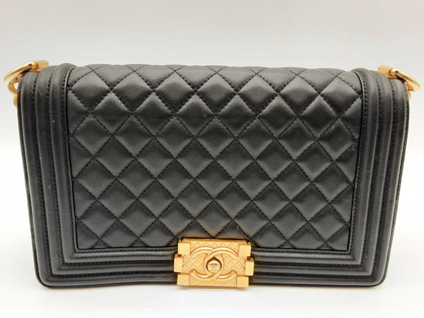 Chanel Boy Black Quilted Lambskin Leather Crossbody Bag Do1124orxzde