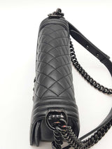 Chanel Quilted Black Caviar Leather Boy Bag Eb0226wxxzde