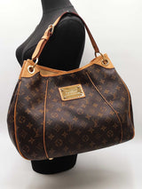 Louis Vuitton Galliera Pm Hobo Bag In Monogram Coated Canvas Fw0926wzxdu