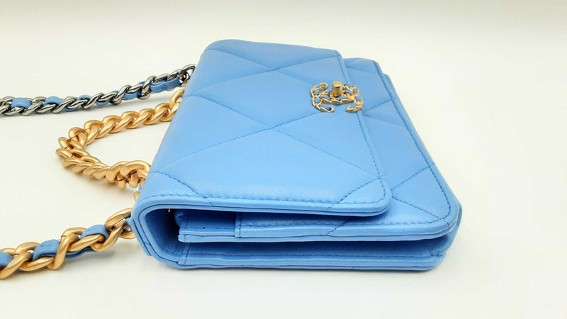 Chanel 19 Blue Quilted Lambskin Wallet On Chain Fw1124lcrxdu